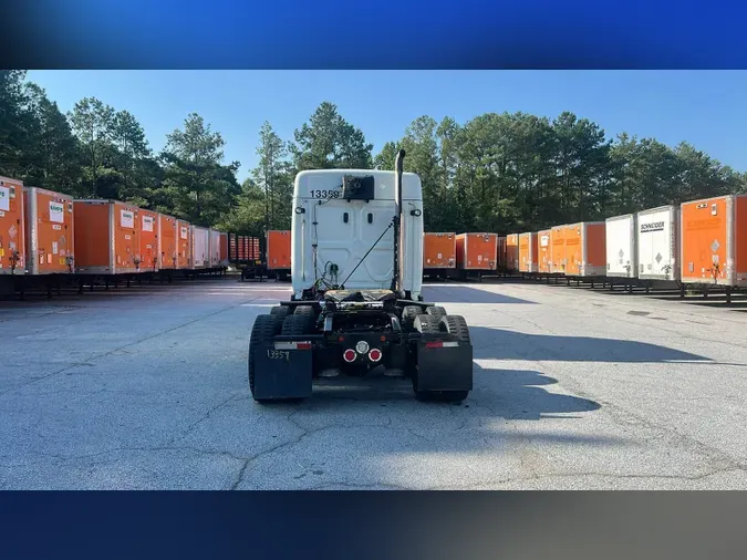 2021 Freightliner Cascadia 126