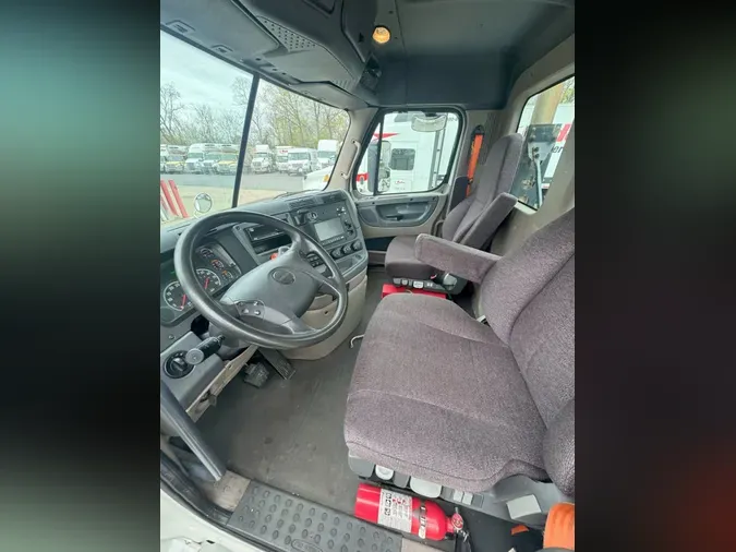 2018 FREIGHTLINER/MERCEDES CASCADIA 125