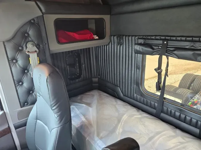 2026 Kenworth W900Ld4cf0895c334dfb388f00515624082f3