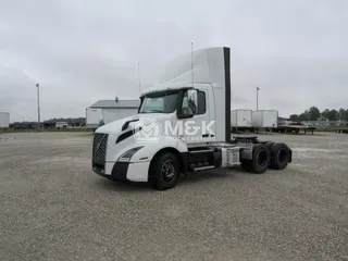 2025 VOLVO VNL64T300N