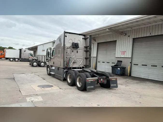 2022 Freightliner Cascadia 126