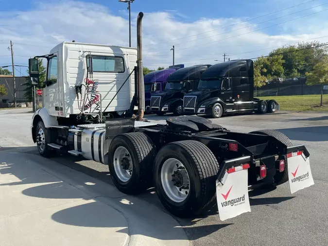 2020 Volvo VNR64T300