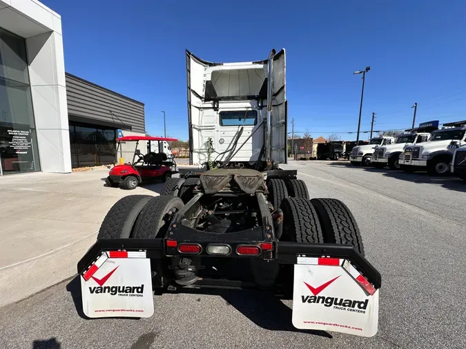 2018 Volvo VNL64T300