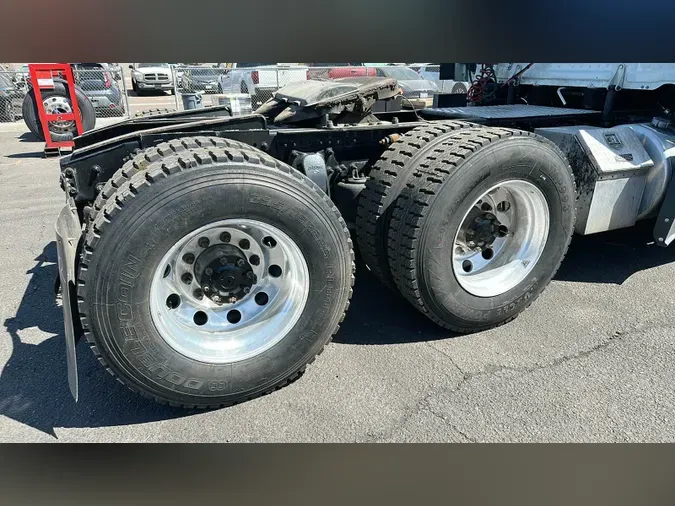 2020 Freightliner Cascadia 126