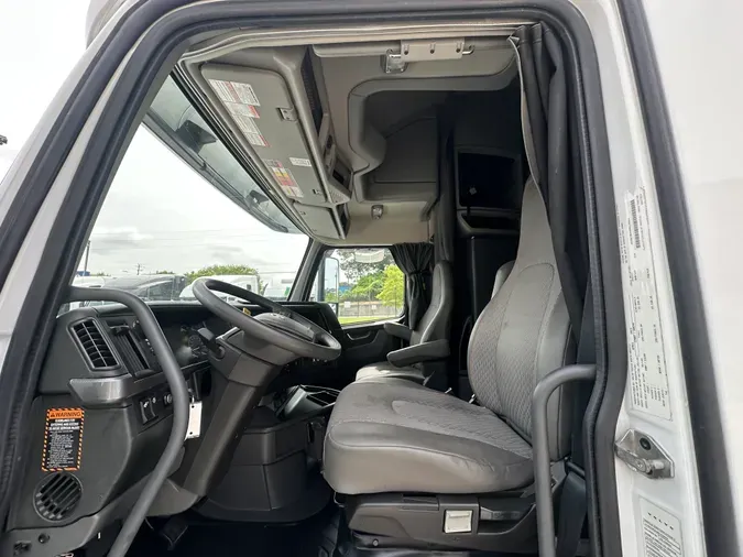 2024 Volvo VNL64T760