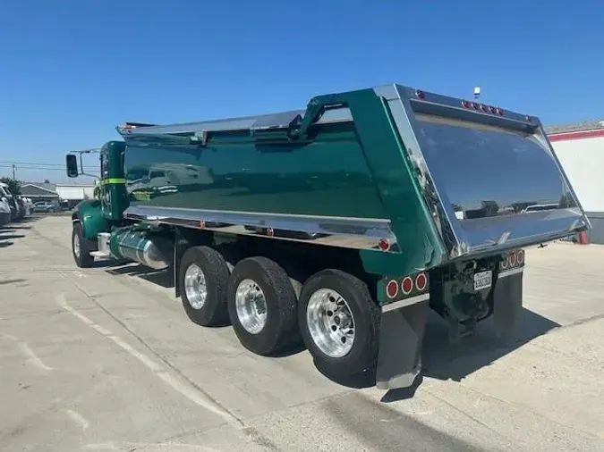 2021 Peterbilt 348