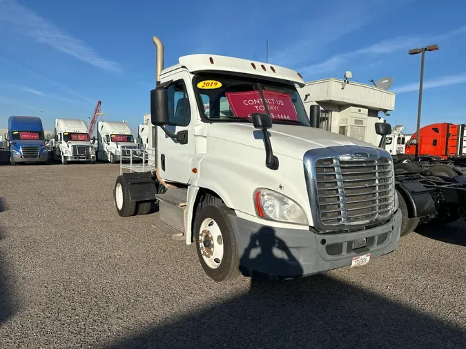 2019 FREIGHTLINER/MERCEDES CASCADIA 125