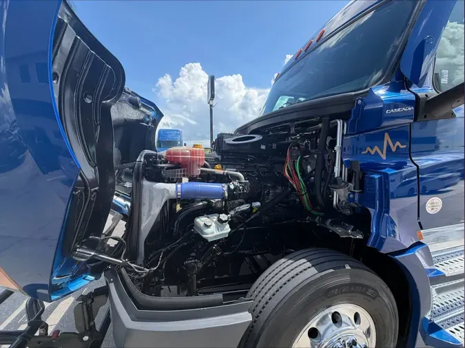 2022 Freightliner Cascadia 126