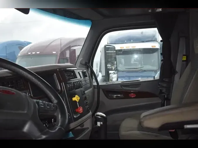 2016 PETERBILT 579