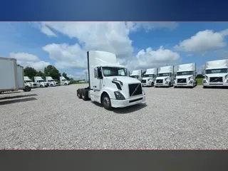 2018 Volvo VNL300