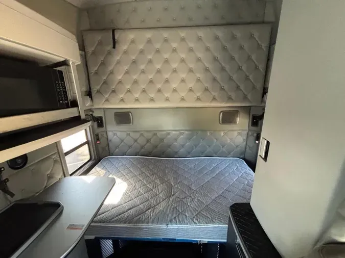 2022 Kenworth T680d4e9a8c20cfbffcc1e328fdef3a17451