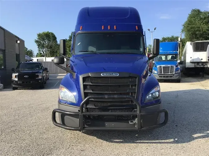 2021 FREIGHTLINER CA126