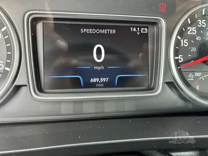 2018 INTERNATIONAL LT
