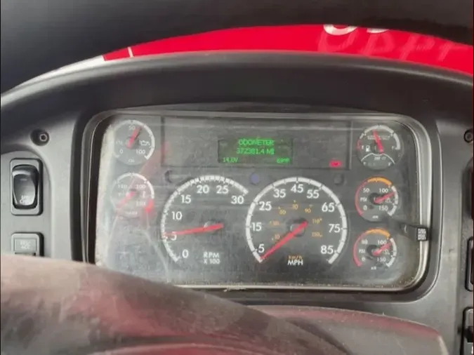2017 FREIGHTLINER M2-112
