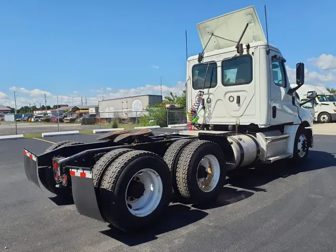 2020 FREIGHTLINER/MERCEDES NEW CASCADIA PX12664d4f2717ba80e7f682be3ed0b6cbeba37