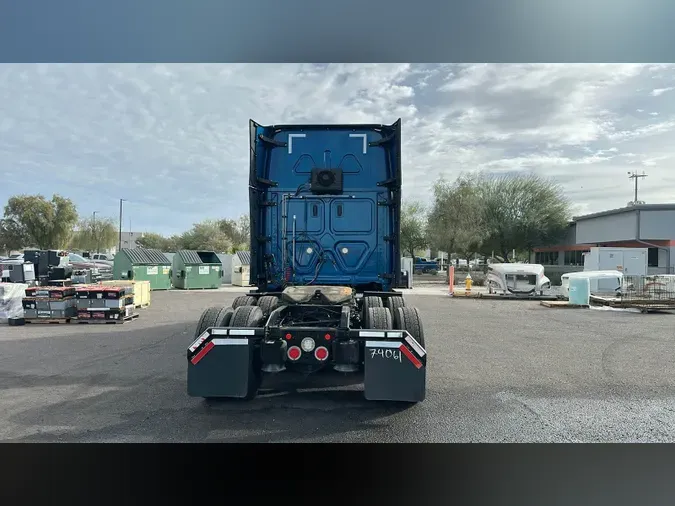 2022 Freightliner Cascadia 126