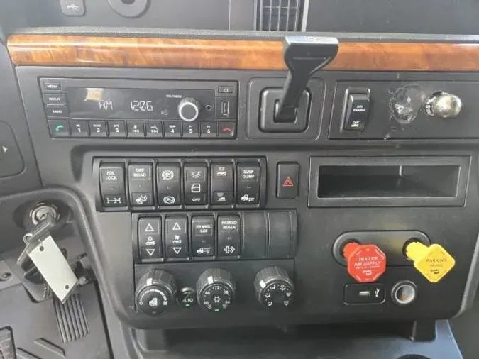 2022 International LT625