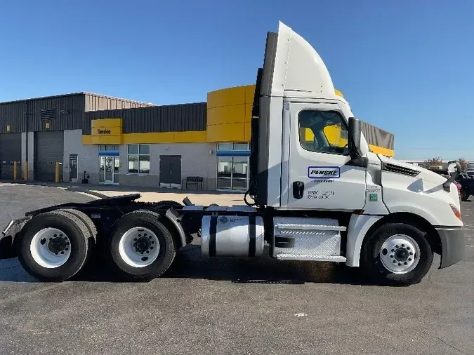 2020 Freightliner T12664ST