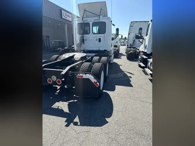 2017 FREIGHTLINER/MERCEDES CASCADIA 125