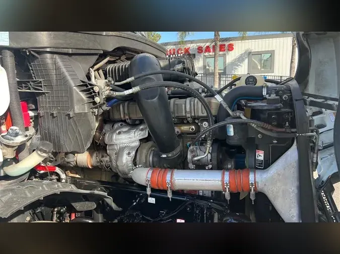 2021 FREIGHTLINER CA126