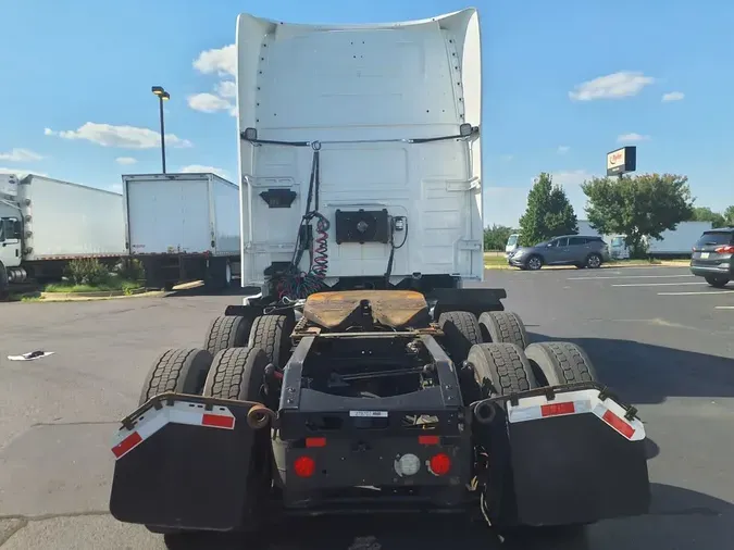 2020 VOLVO VNL64T-760