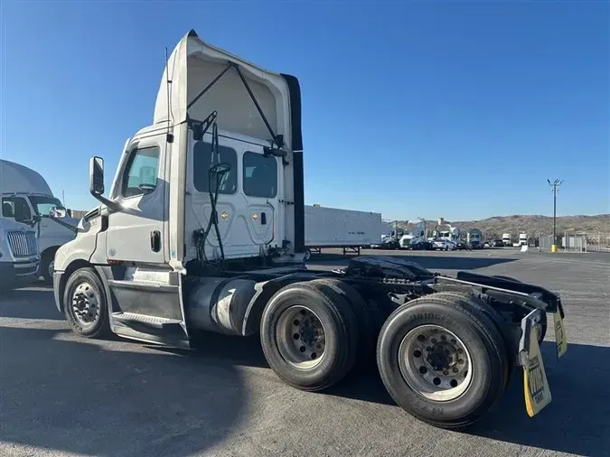 2021 FREIGHTLINER CA126d5034c7e93dff91b8d7d332a0f211eb5