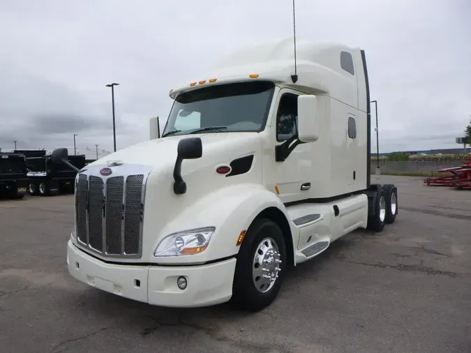 2022 Peterbilt 579