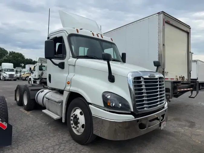 2019 FREIGHTLINER CASCADIA 125