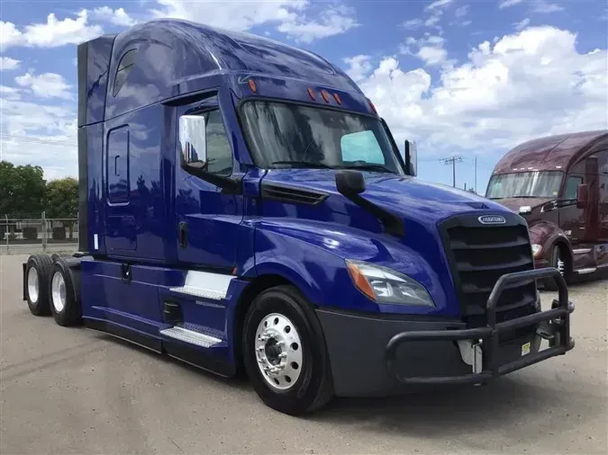 2021 FREIGHTLINER CA126