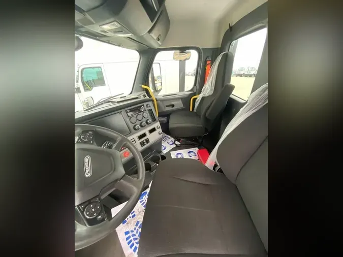 2021 FREIGHTLINER CASCADIA 126