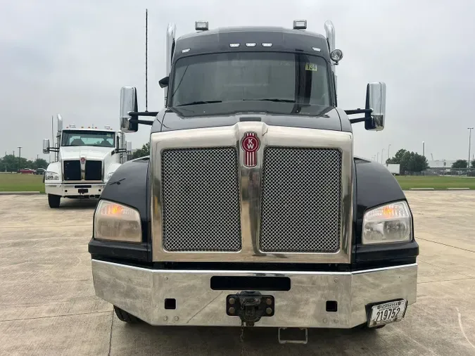 2021 Kenworth T880