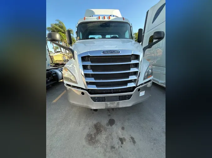 2020 FREIGHTLINER/MERCEDES NEW CASCADIA 116