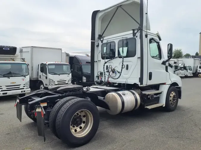 2019 FREIGHTLINER NEW CASCADIA 126
