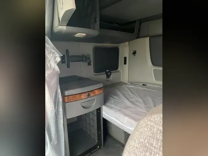 2022 INTERNATIONAL LT