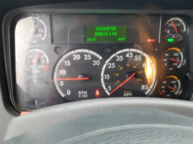 2022 FREIGHTLINER/MERCEDES M2 106