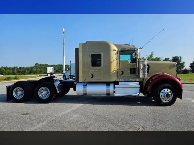 2019 Kenworth W900