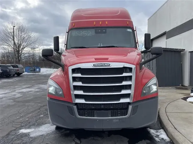 2021 FREIGHTLINER CA126