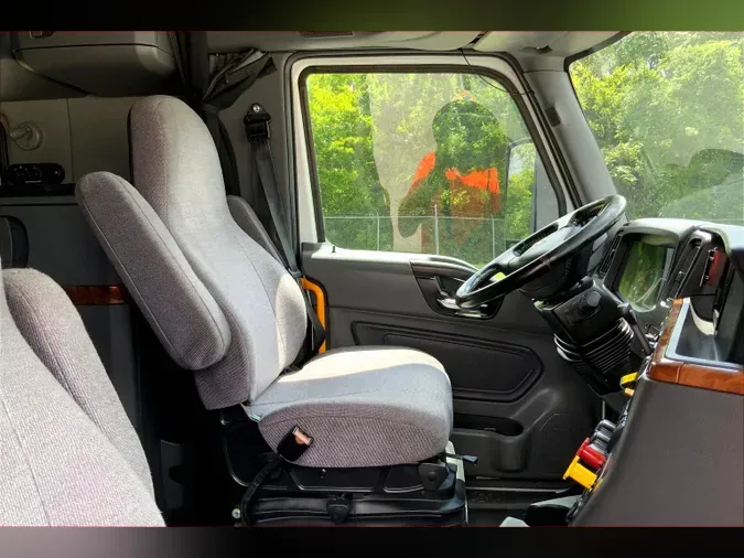 2021 INT LT625 6x4