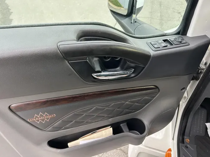 2025 International LT625