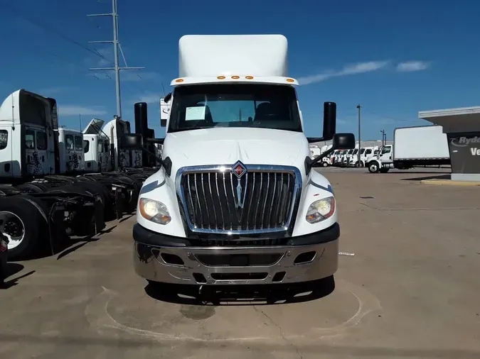 2019 NAVISTAR INTERNATIONAL LT625 DAYCAB T/A