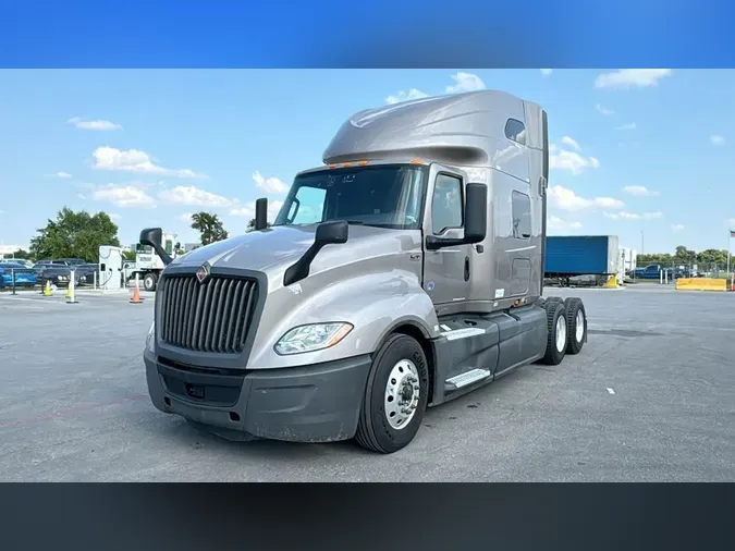 2022 International LT