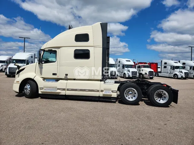 2024 VOLVO VNL64T860