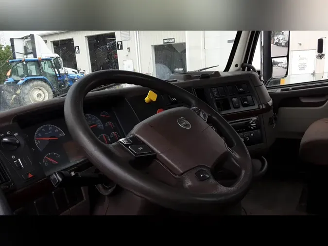 2018 Volvo VNL300