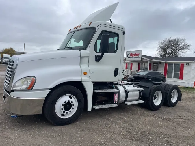 2015 FREIGHTLINER/MERCEDES CASCADIA 125d52b28d3e5e769ec9a9b5bf88c57e649