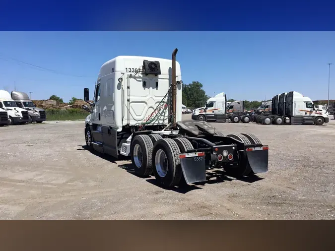 2021 Freightliner Cascadia 126
