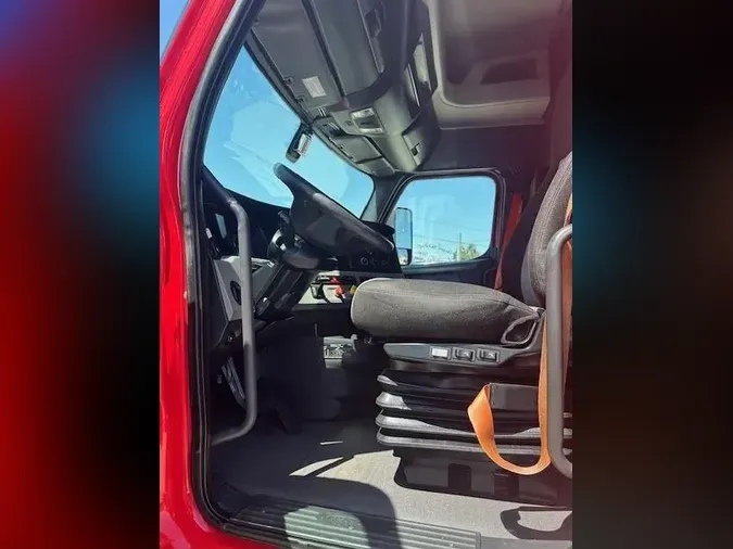 2020 Freightliner Cascadia