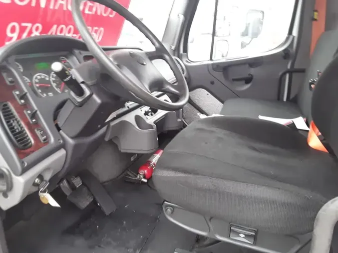 2018 FREIGHTLINER M2 106