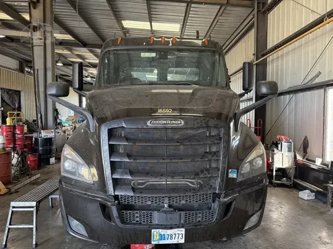 2020 FREIGHTLINER CASCADIA 116