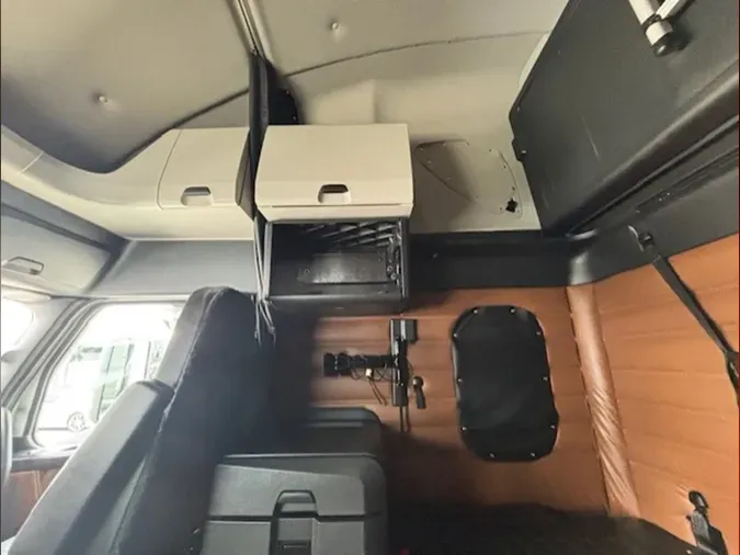 2024 Freightliner Cascadia 126