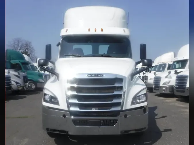 2019 FREIGHTLINER NEW CASCADIA 126